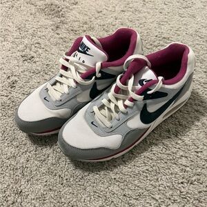 Nike Air Max Size 9.5